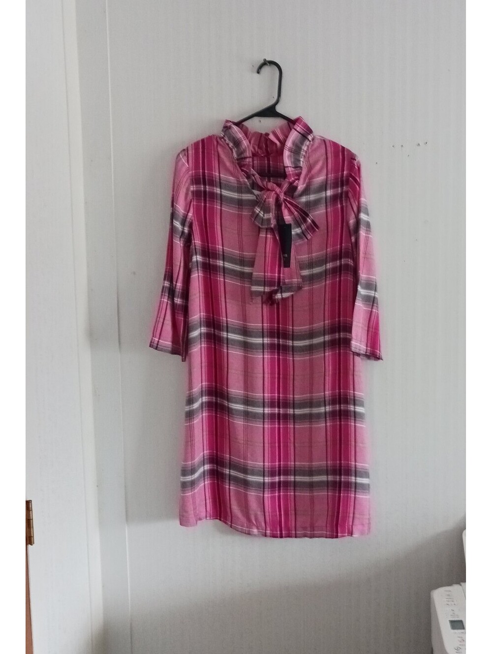 Crown & Ivy Women's  Dress Pink Plaid Long Sleeve w/Ruffle Collar Size Petite S